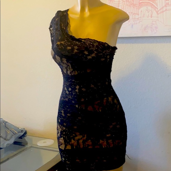 Dress - Picture 3 of 3